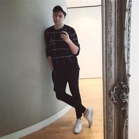 Daniel Howell (@danielhowell) • Instagram photos and videos.